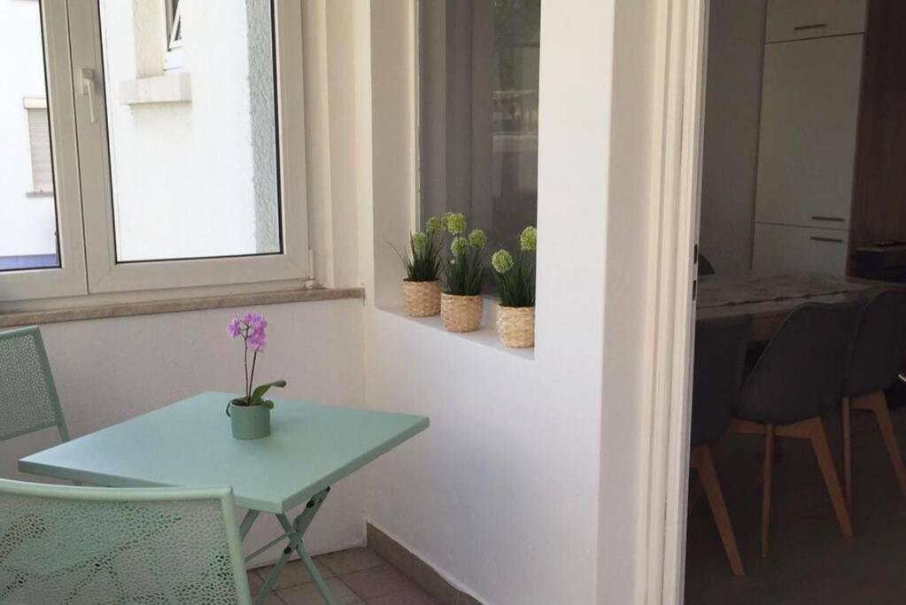 22B Grosse Wohnung Mit Balkon, Smarttv Und Wlan Korb Exterior photo